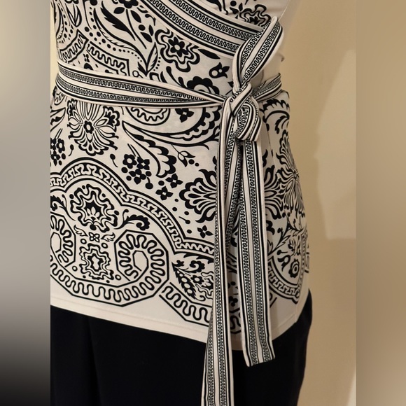 BCBG MaxAzria Jersey Kent RapFront Top SZ XS Cream Color W Black Floral … - Picture 6 of 11